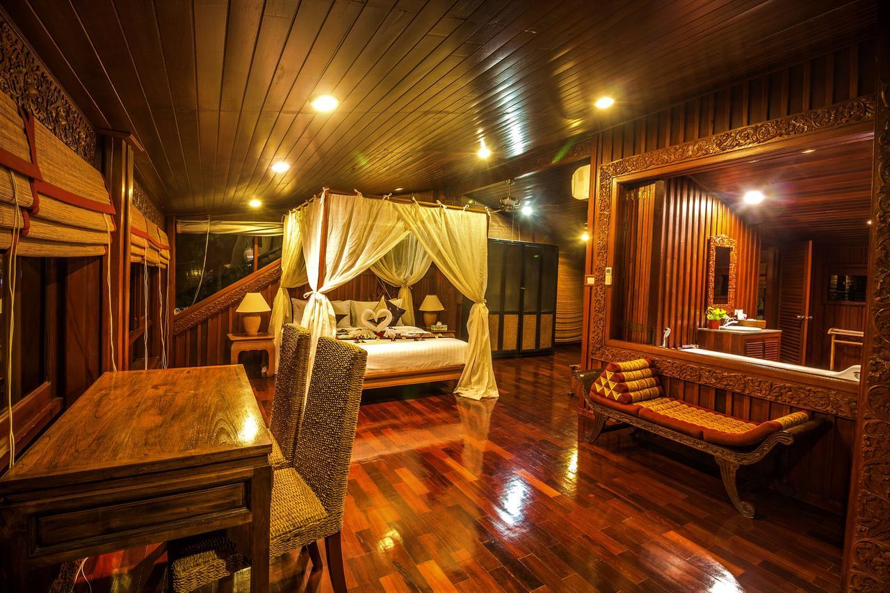 Erawan Villa Hotel Bang Rak Beach  Exterior photo
